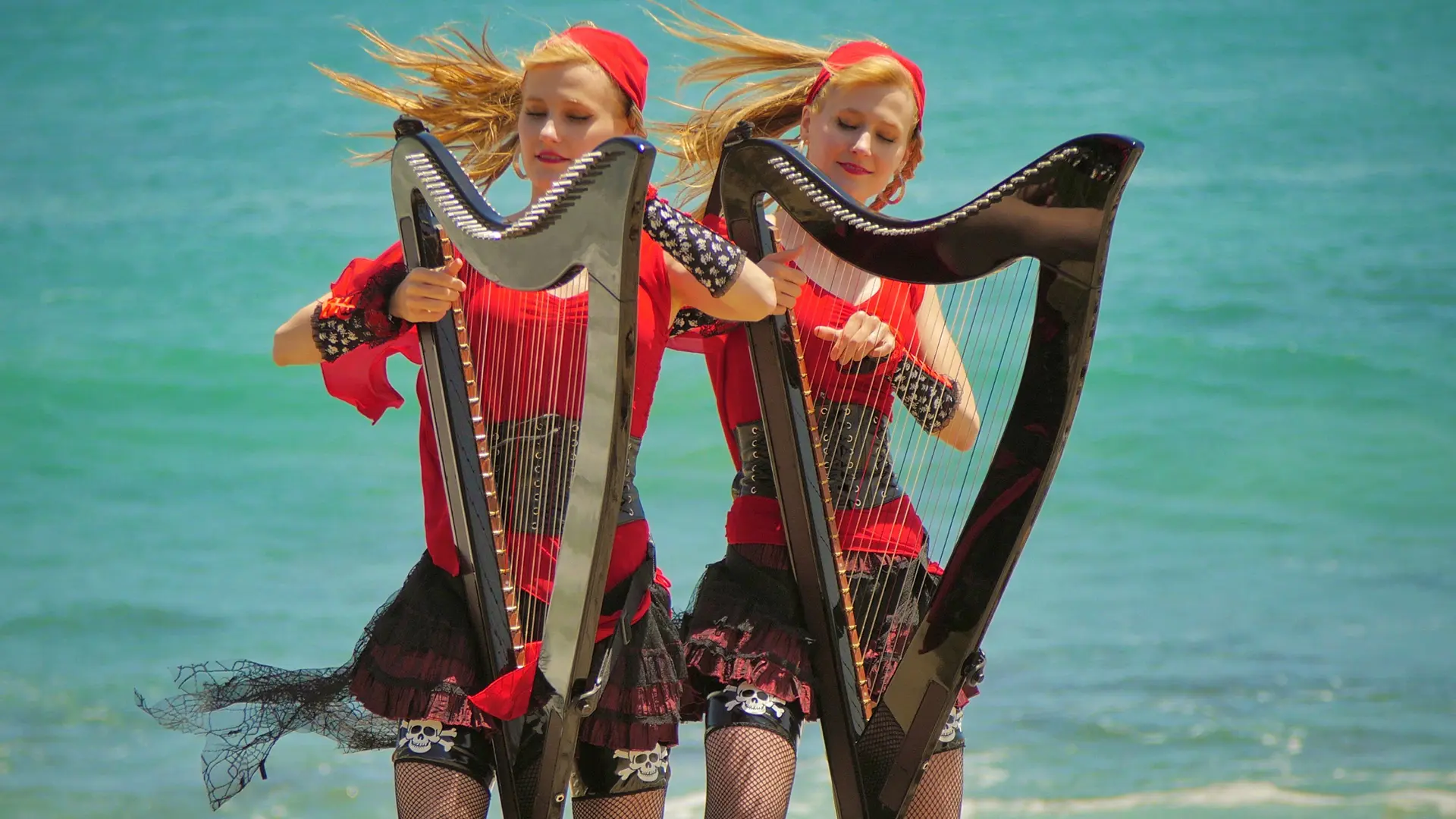 Harp Twins Pirates